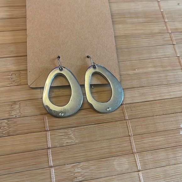 Jewelry - 🦋 Earrings silver oval hoops